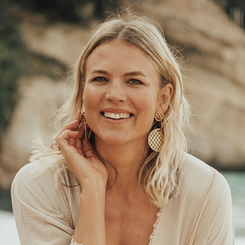 3L0A3269-EMILIA_VUORISALMI_PHOTOGRAPHER_OLGA_POPPIUS.png